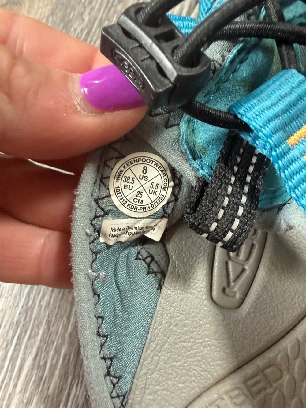 Keen Women’s Teal and Black Closed-Toe Sport Sandals - Picture 3 of 3